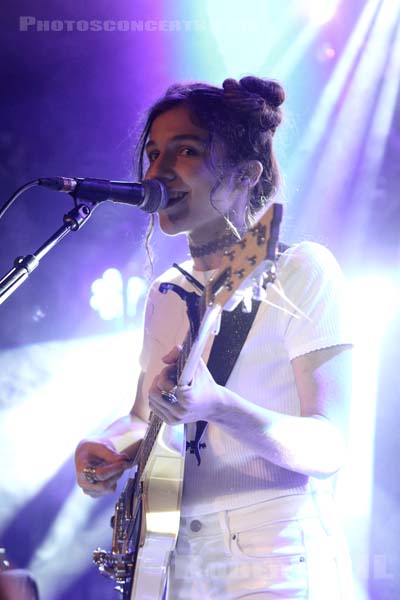 NAYA - 2018-10-17 - PARIS - Bus Palladium - 